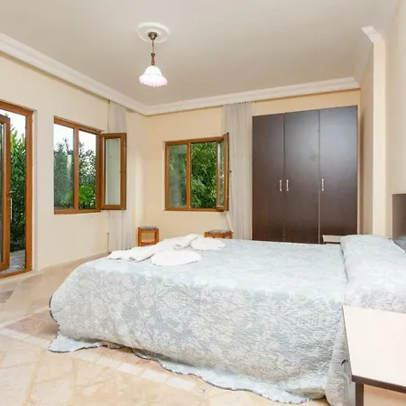 Villa Limyros *